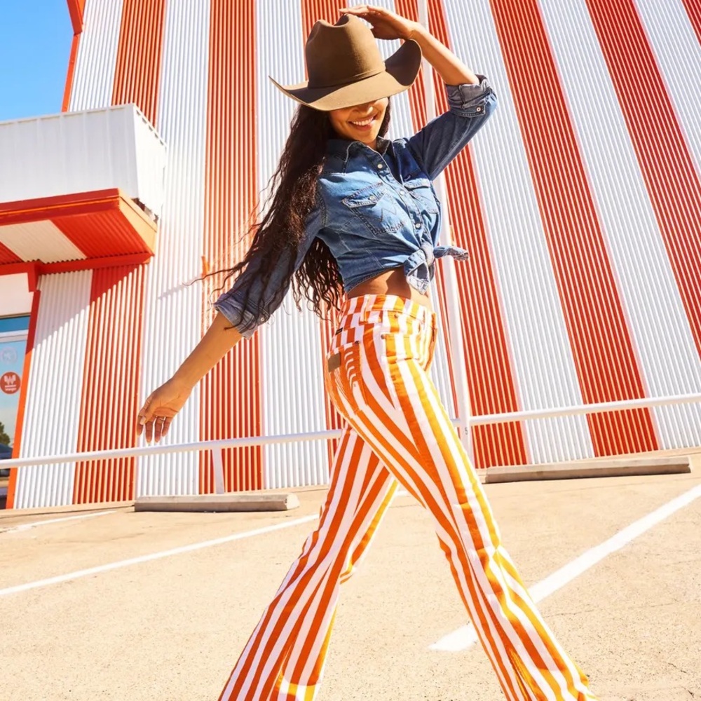NWT Wrangler x Whataburger High Rise Flare Jeans Orange Stripe Size 27